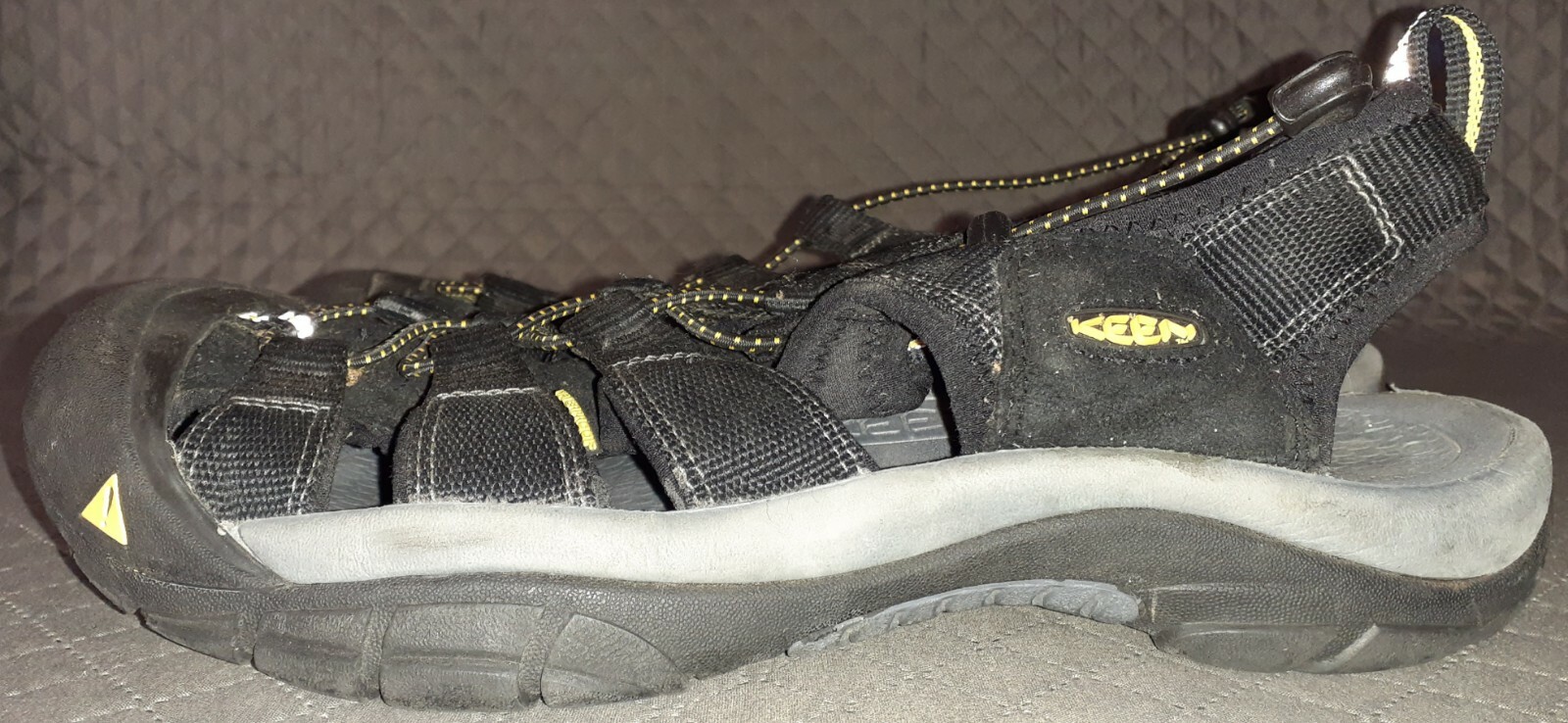 KEEN Mens Black Yellow Waterproof Sport Sandals Size US 10.5 EU 44 UK 9.5