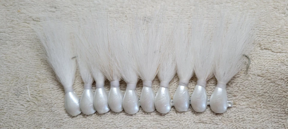 Gancho mostaza Bucktail blanco 4/0. 10 piezas. Foto 2 de 2
