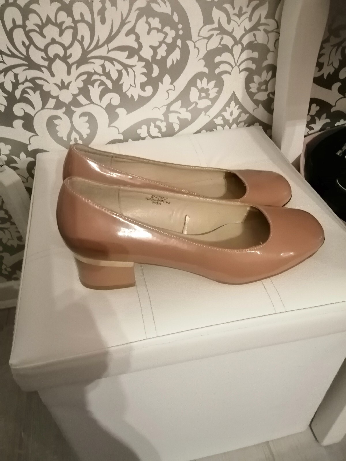 florence and fred Size 7uk Patent Faux Leather  Court Shoe 2"heel Lovely... image 5
