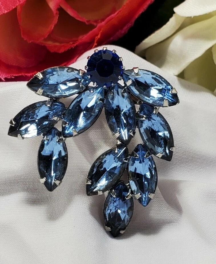 vintage blue rhinestone brooch
