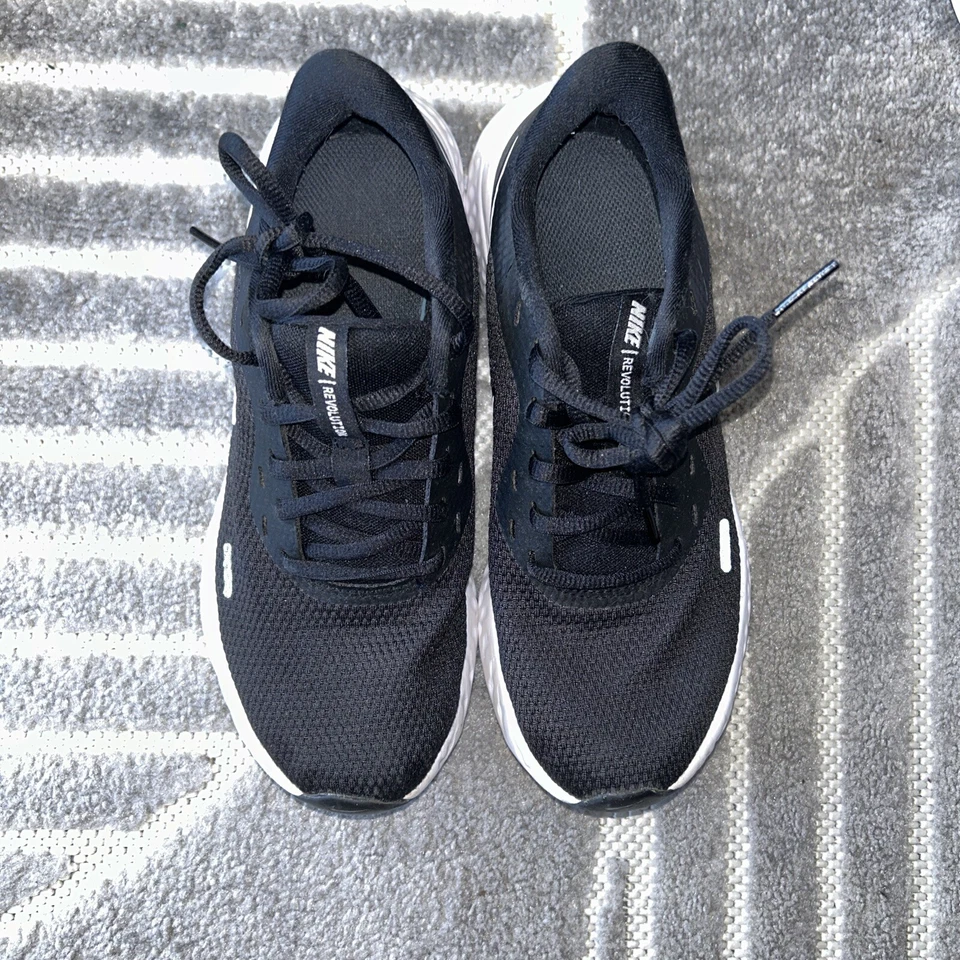 Size 7 - Nike Revolution 5 Anthracite W - Image 2 of 4