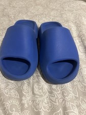 adidas Yeezy Slide Size 6 Blue