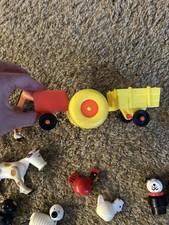 16 pieces Vintage Fisher Price Barn Farm animals and more