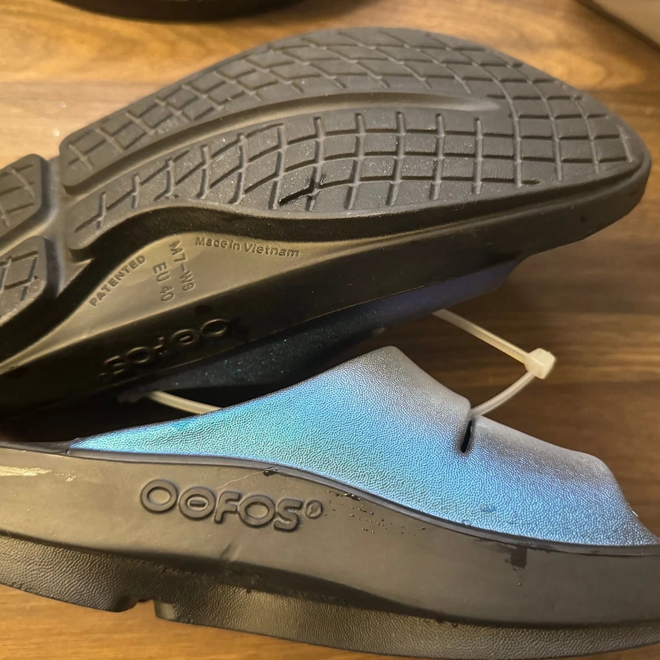 女士 OOahh 豪华拖鞋凉鞋 - 蓝色霜 M7/W9 — 第 2/4 张图片