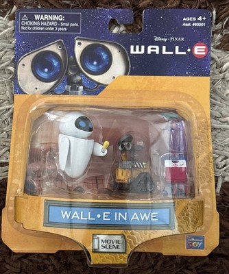 Thinkway Toys Disney Pixar - WALL-E IN AWE Movie Scene Figure
