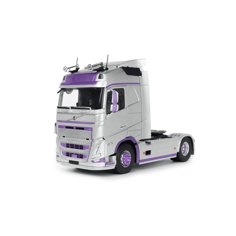 Camion miniature Volvo FH Globetrotter XL 2023 Solido 1/24 argent et violet