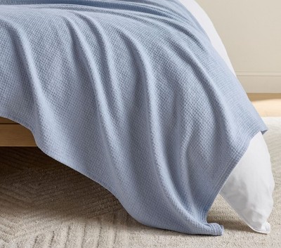 Pottery Barn Kids Cotton Woven Organic Bed Blanket, Chambray Blue, Full/Queen