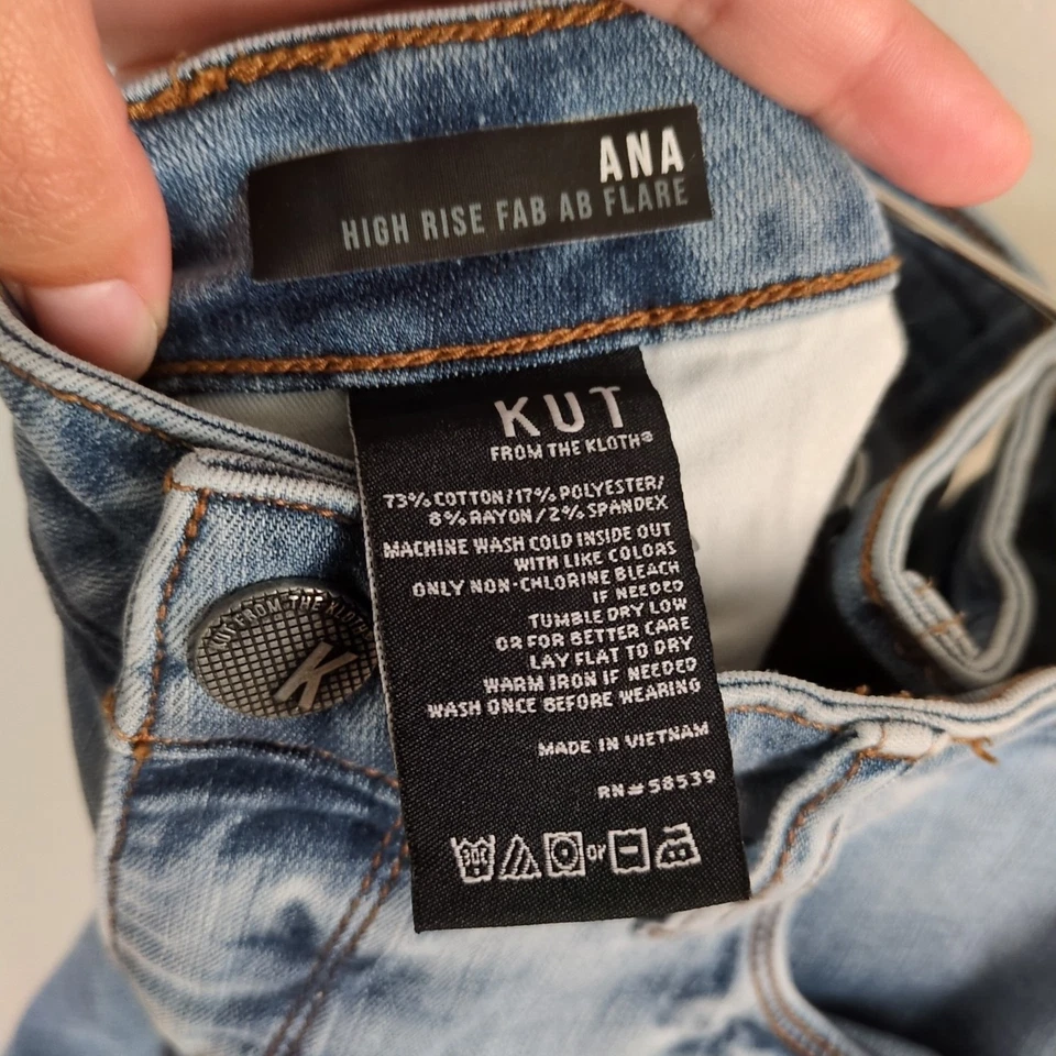 KUT FROM THE KLOTH Ana High Rise Fab Ab Flare Jean Light Wash Stretch Women's 6 - Image 4 of 4
