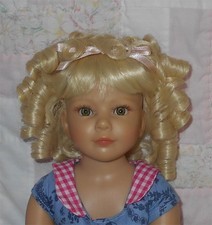 Monique CHARMAINE Doll Wig Size 8/9 BIG PALE BLONDE Full Head of Curls/Bangs