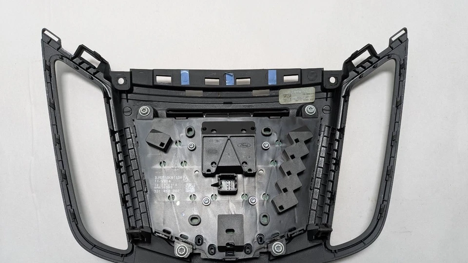 ESCAPE    2016 Frame 377926 — 第 2/4 张图片