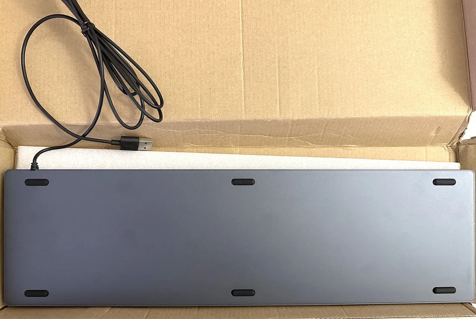 NEW Keyboard for Apple A1243 White/Black Wired Keyboard - Image 4 of 4