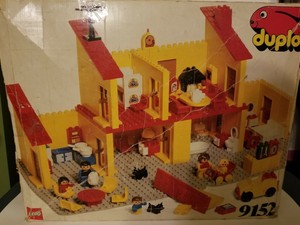 Duplo building plate
