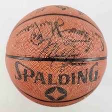 Michael Jordan signed Bulls Team Basketball 1991-92 NBA Champions Auto JSA HOF