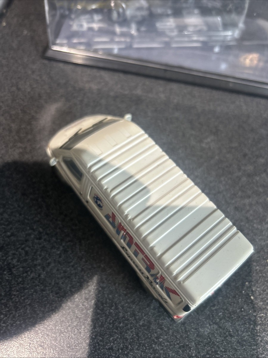 C'SM 1/43 - Ford Transit Van Amtrak Express Parcels Diecast
