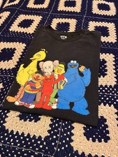 Uniqlo Kaws x Sesame Street Collection UT Graphic T-Shirt Adult Size Large