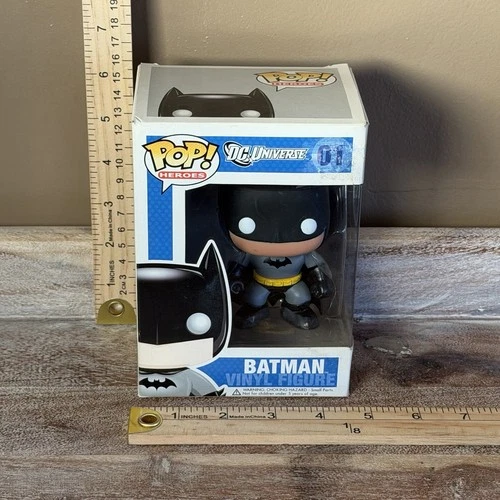 Funko Pop! Heroes: DC Universe - Batman Vinyl Figure #01 - NRFP