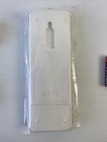 Toshiba Air Conditioning Remote Control WH-L11SE - Brand New - With Batteries - Picture 3 of 5