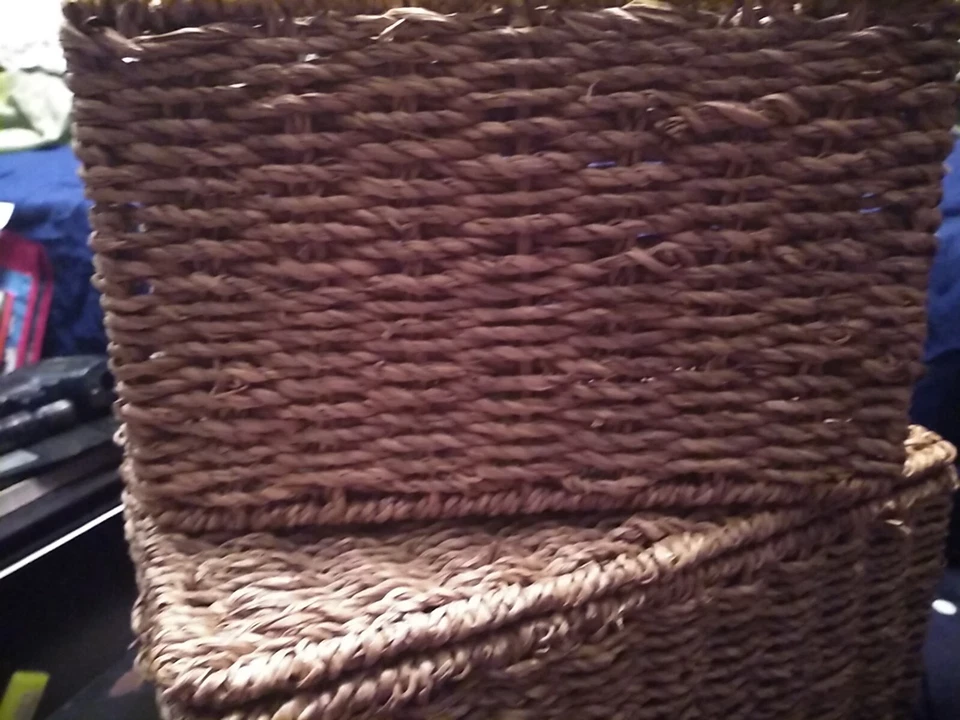 ATrio Of Rectangular, Hinged, Lided, Storage, Nesting, Wicker Baskets W Handles  - Image 3 of 4