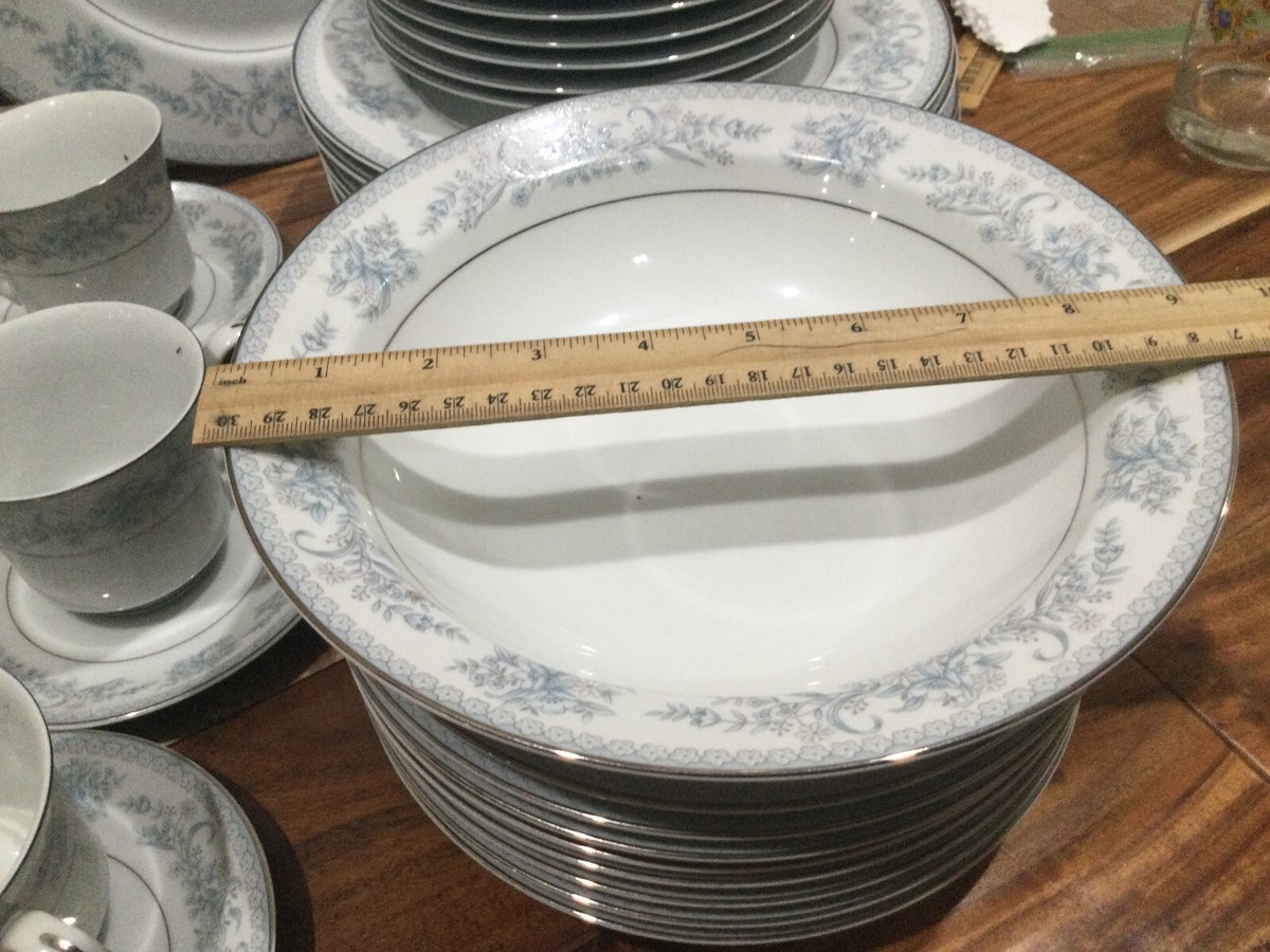 43 pc china service 8 Mikasa DRESDEN ROSE plates bowls serving