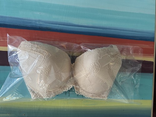 Bali Lightly Lined Lace Detail Underwire Bra in Nude size 38D New With Tag - Picture 7 of 7