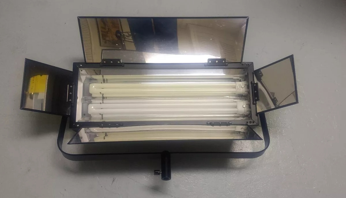 Flolight Medalight FLO 110 dimmable fluorescent light bank BULBs
