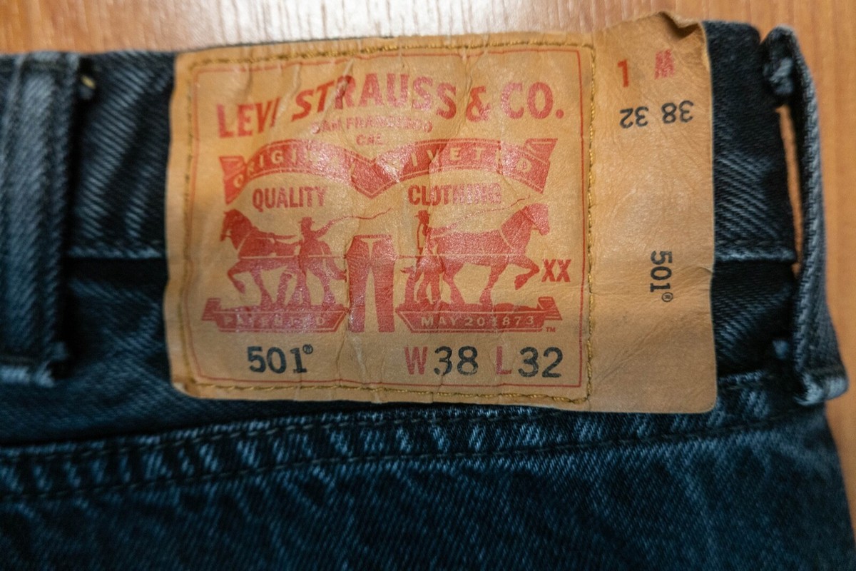 Levi's 501 Button Fly W38 L32 Straight Relaxed Fit Black Jean with