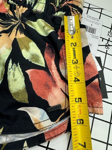 Volcom Women's Tropic Rush 2 Inch Board Shorts - Small - New - Picture 9 of 11