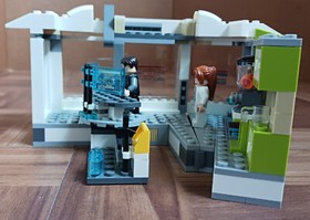 LEGO Marvel: Iron Man: Malibu Mansion Attack (76007)