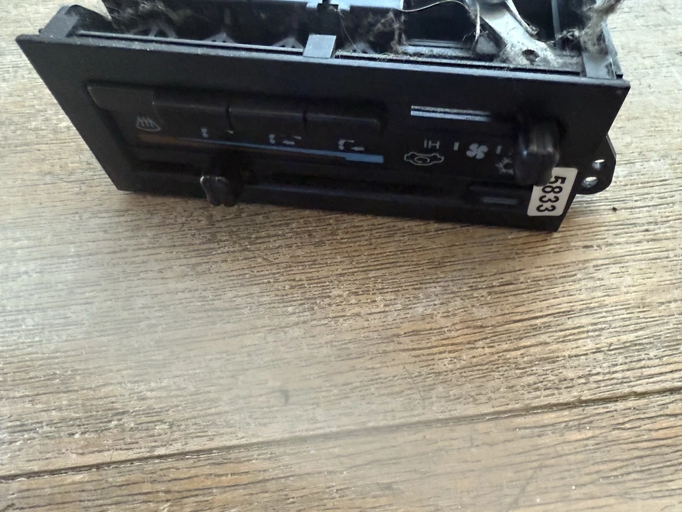 Chrysler Lebaron GTC 1995 encubierto. CALENTADOR CLIMATIZADOR MANUAL AIRE ACONDICIONADO Foto 4 de 4