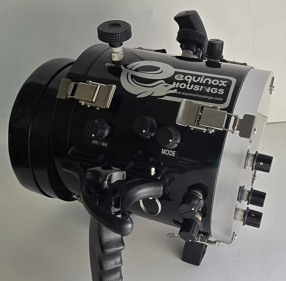 Carcasa submarina Equinox HD DSLR Canon 7D + sistema de engranaje de zoom EF - casi sin usar Foto 2 de 4