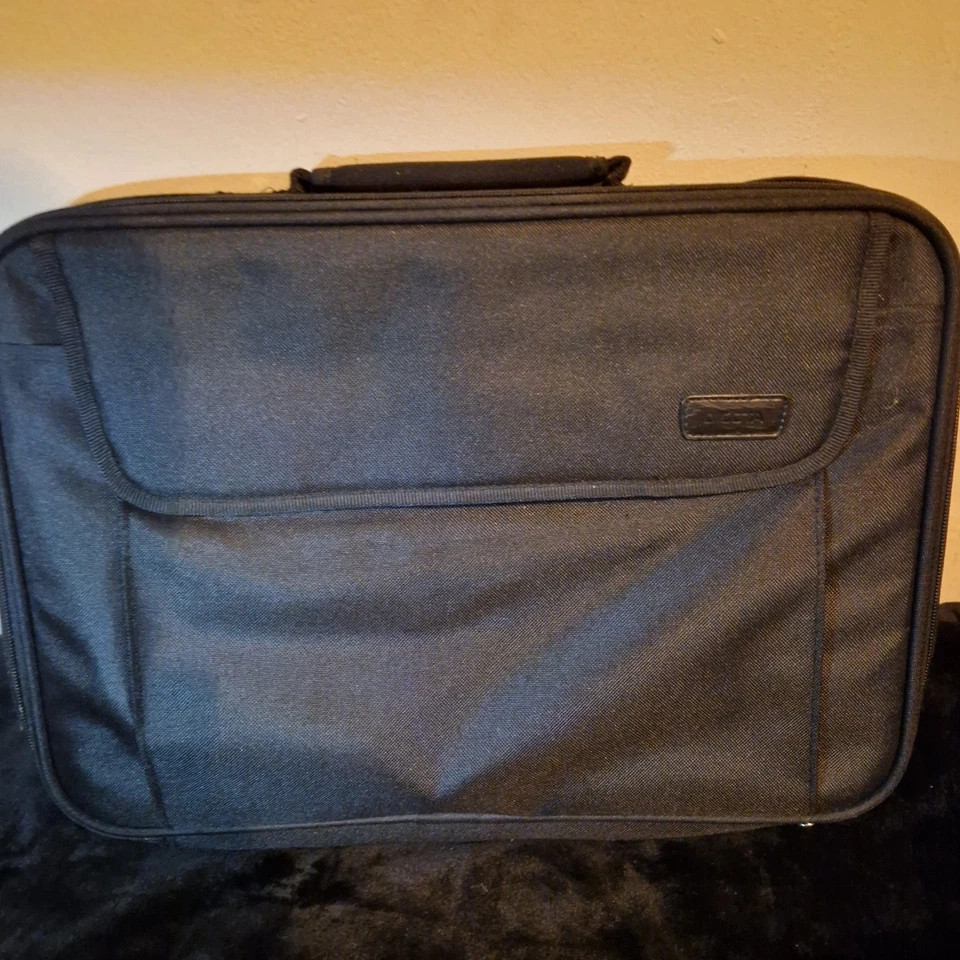 Brand New Dicota Black Nylon Laptop Briefcase – Business Travel Bag (15.6") - Image 2 of 4