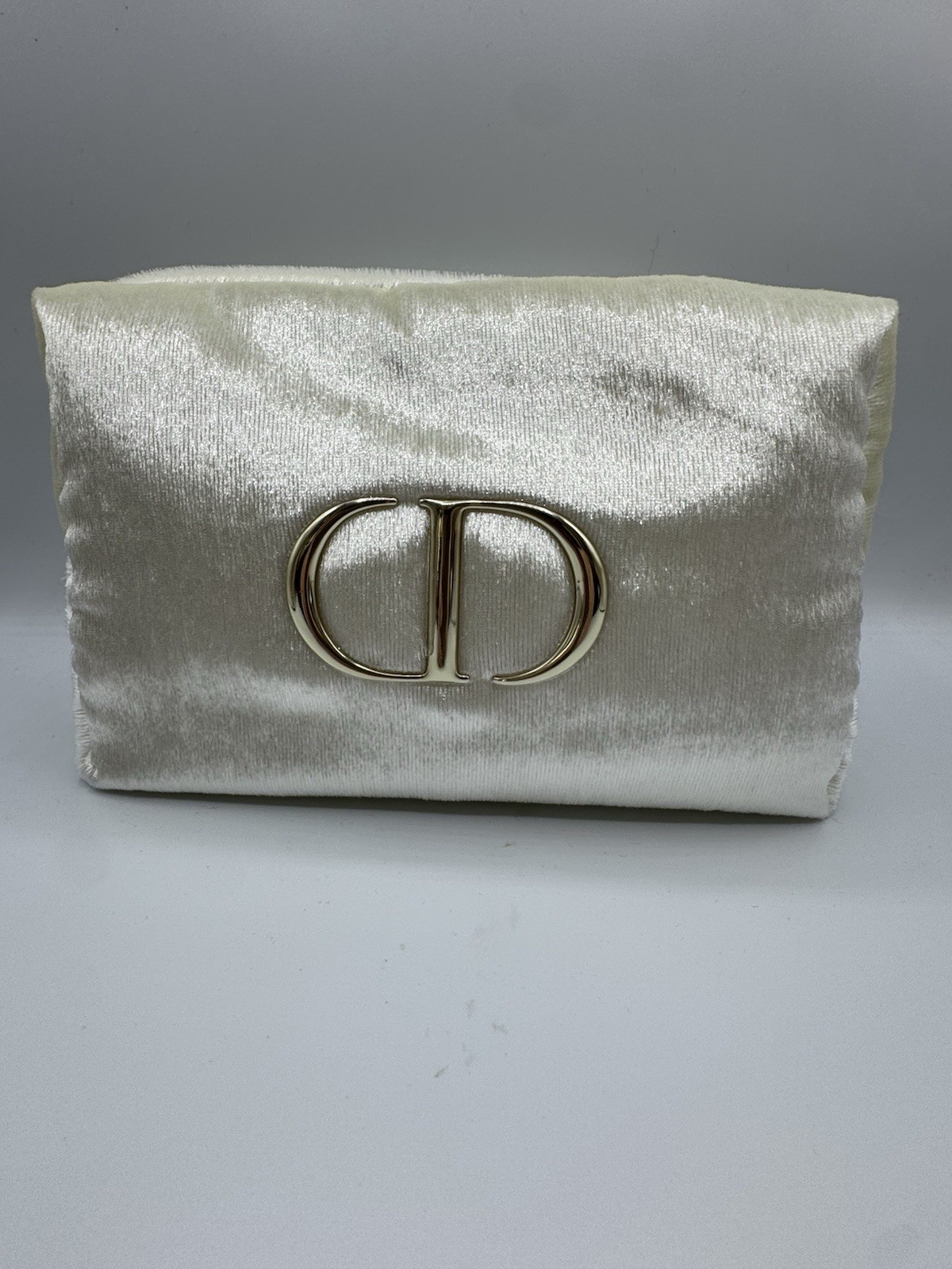 Borsa cosmetica Dior velluto crema con logo CD e ciondolo stella Dior beauty bag pochette