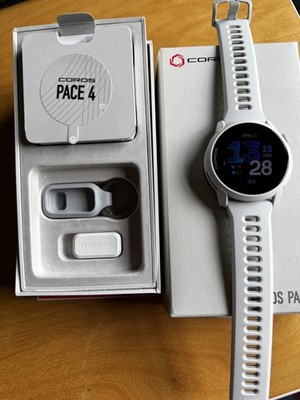 Coros Pace 4 GPS Sportuhr - Weiß - Top Zustand + extra neues Band