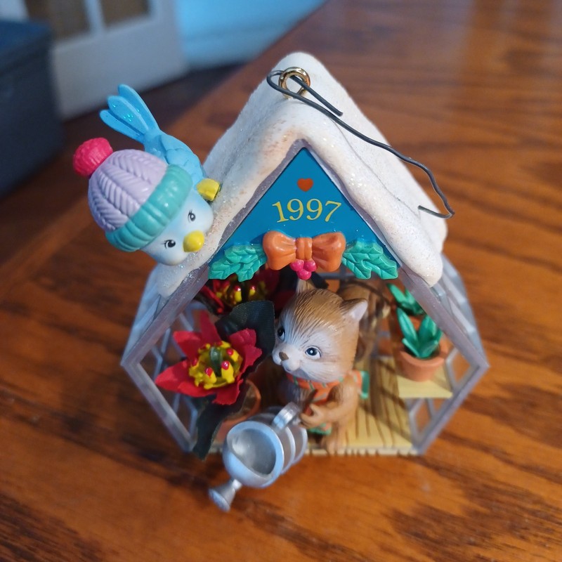 CARLTON CARDS Lighted Green Thumb Greetings 1997 Ornament NIB Cute