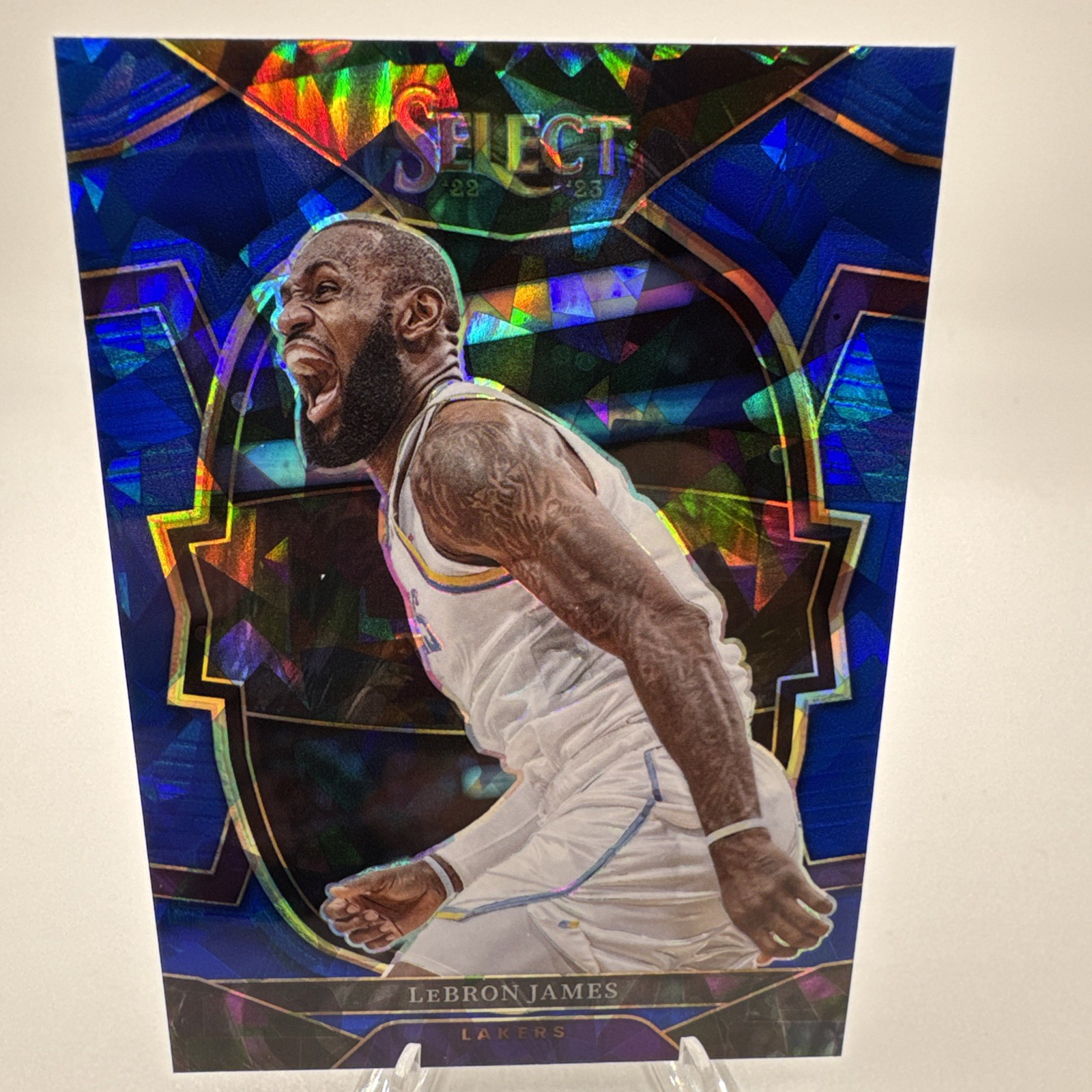 2022-23 Panini Select LeBron James Concourse Blue Cracked Ice Card #26 LA Lakers