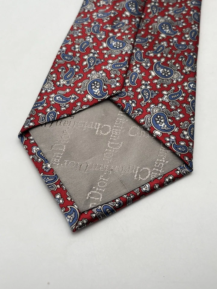 Corbata Christian Dior Seda Rojo Azul Paisley Hecha en EE. UU. Tela Italia Usada Foto 3 de 4