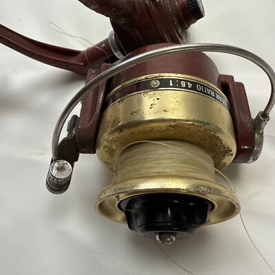 Vintage Shakespeare 2411 Spinning Fishing Reel Red Gold Vintage