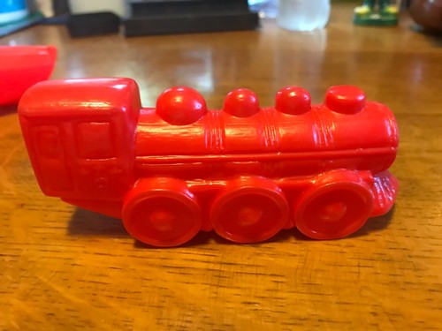 VINTAGE PLASTIC RED BOAT & TRAIN BLOW MOLD TOYS - Picture 3 of 8