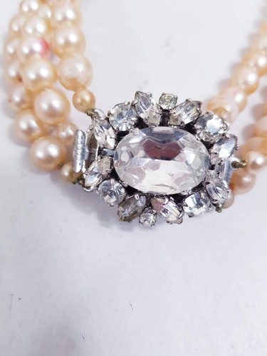 VINTAGE CLASSIC FASHION 3 STRING PEARL CHOKER WITH CLEAR STONE CENTRE - Picture 6 of 12