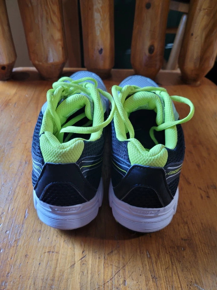 Talla niño. 7 SAUCONY Cohesion 10 Zapatos Gris* Verde Neón Tenis para Correr * Usados en Excelente Condición Foto 3 de 4
