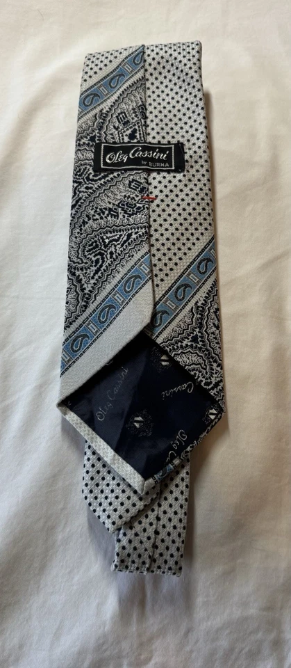 Corbata vintage Oleg Cassini de Birmania con estampado de cachemira y puntos Foto 3 de 4