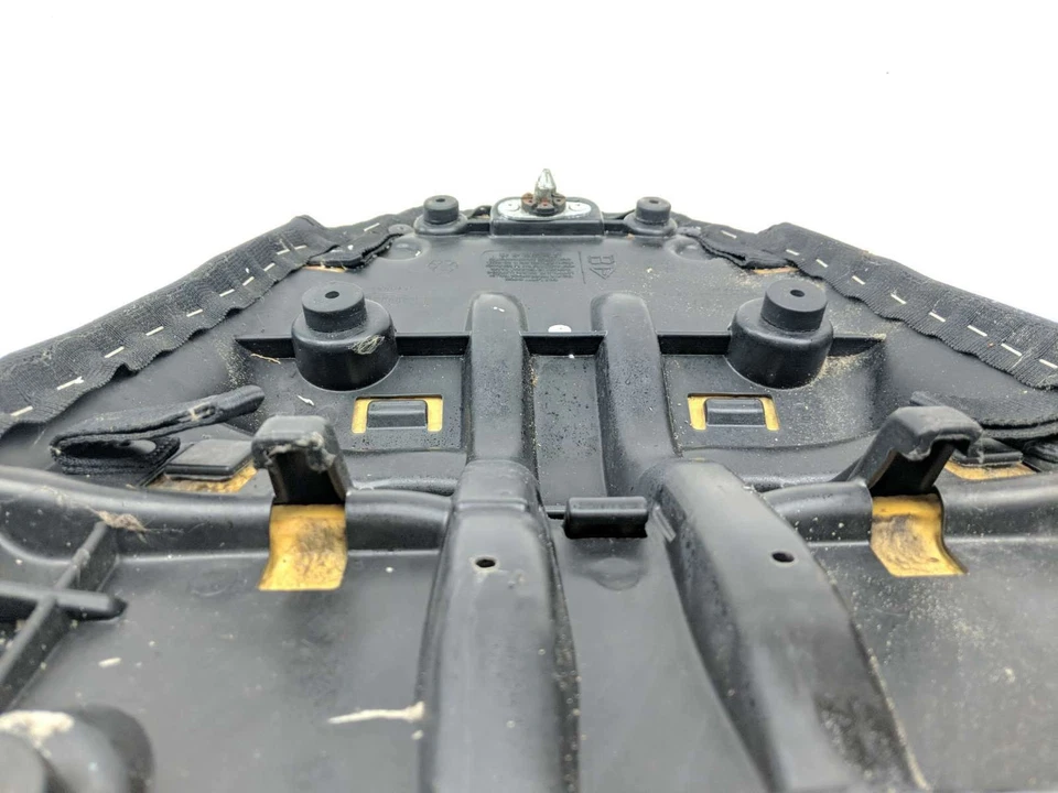 Цельное сиденье водителя и пассажира 08 Triumph Tiger 1050 2300669 - Изображение 3 из 4