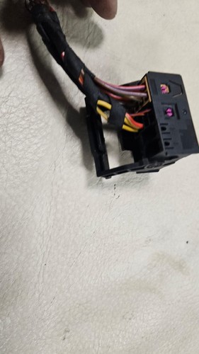 Original VW Audi Seat Skoda Autoradio Radio Stecker 3B7035444A