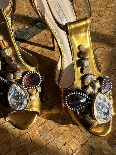 Women's Italy's Oscar De La Renta Gold Sandals Heels Size 5 35 - Picture 3 of 16