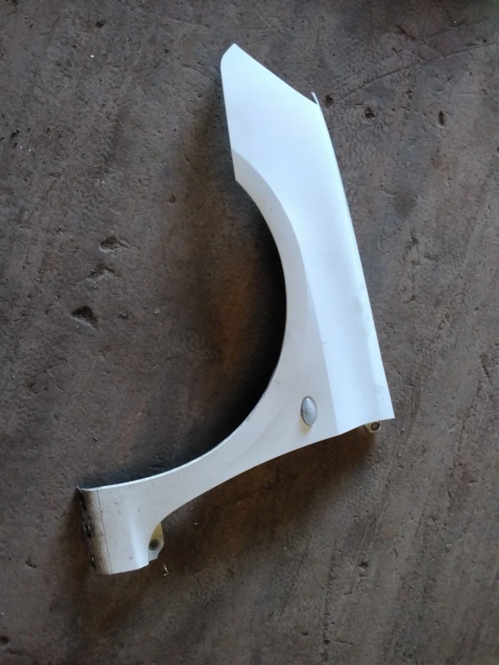 Aile gauche Peugeot 307 année 2002 Couleur blanc - Photo 1/1