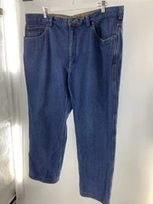 Duluth Trading Co. Jeans Men’s 42” X 28” medium wash boot cut EUC.