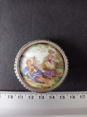 Broche Ancienne En Porcelaine De Limoges – Scène Romantique – Vintage – Ref 10995J