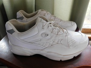 propet mens sneakers