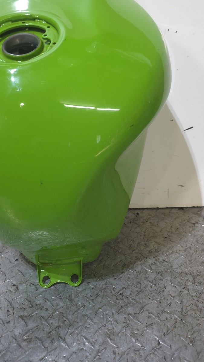1998-1999 KAWASAKI ZX9R OEM FUEL TANK GAS TANK ASSEMBLY HAS DENT