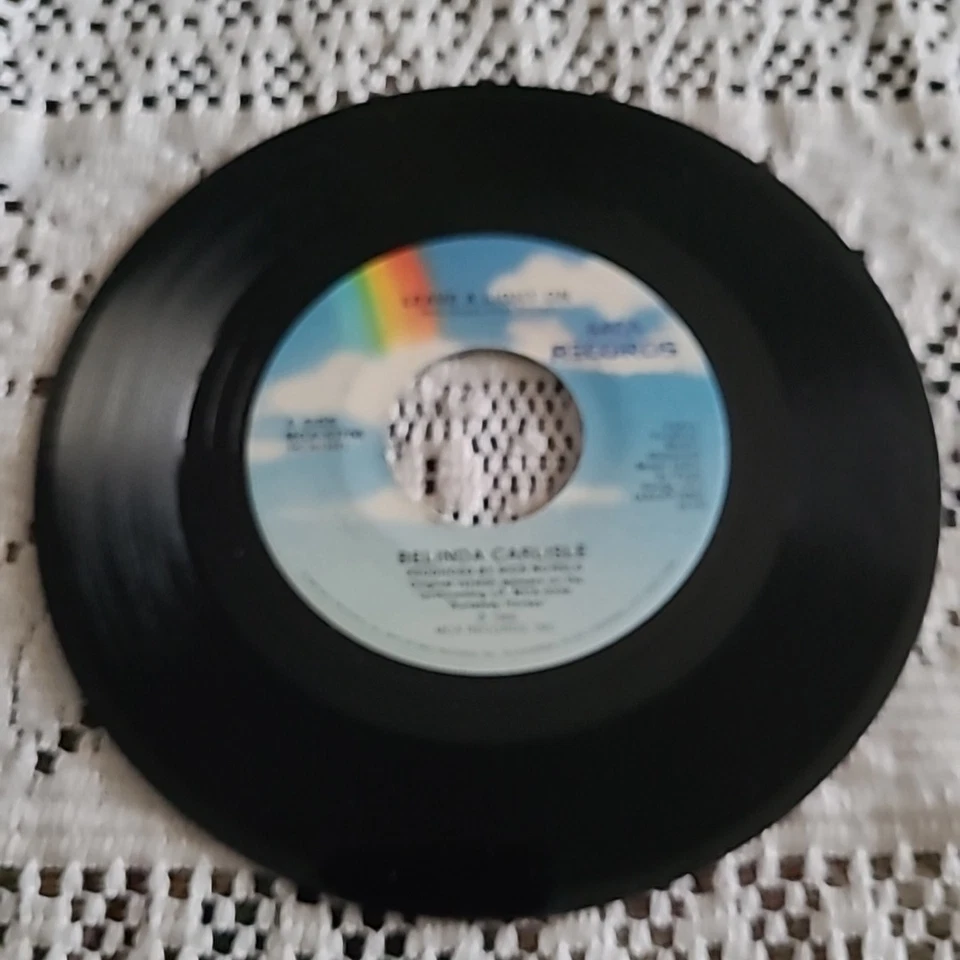 Belinda Carisle 45 RPM - Leave A Light On / Shades Of Michaelangelo - MCA 1989 - Image 2 of 4